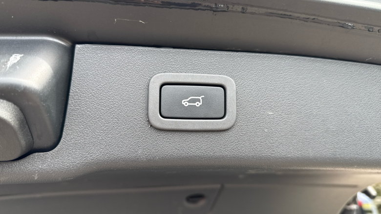 Jaguar XF 2.0i [300] Portfolio 5dr Auto AWD Petrol Estate